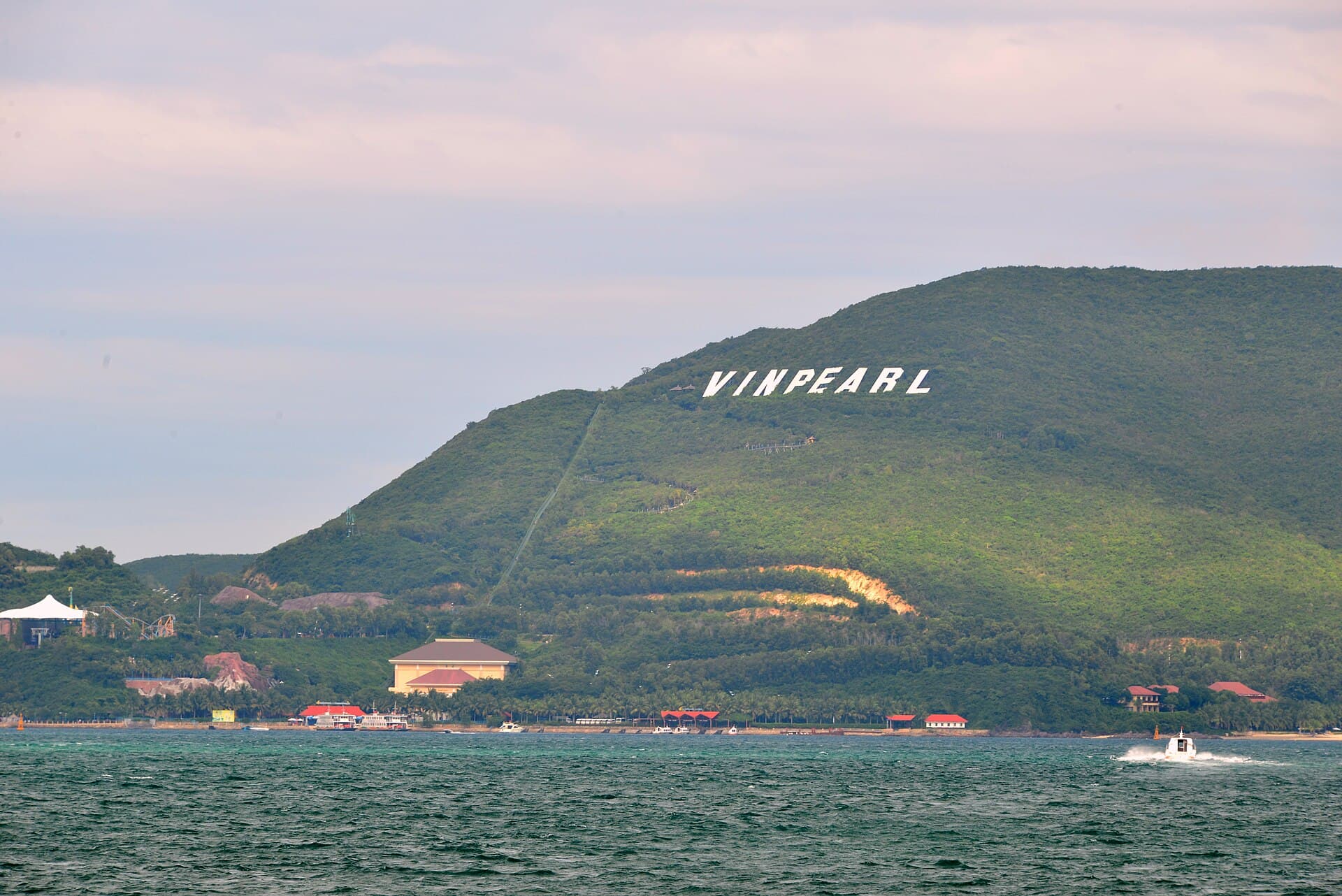 Канатная дорога Винперл над морем